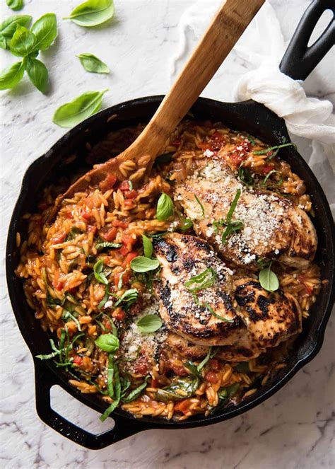 one-pot-italian-chicken-orzo-risoni-pasta-recipetin image