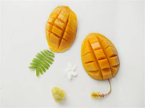 mango-simple-syrup-recipe-ritual-zero-proof image