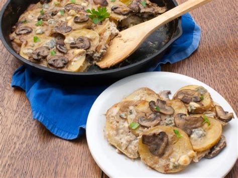 scalloped-potatoes-with-blue-cheese-and-mushrooms image