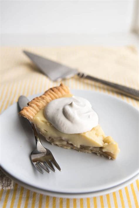 best-banana-cream-pie-recipe-house-of-nash-eats image