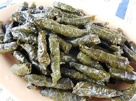 dolma-and-sarma-in-turkish-cuisine-the-spruce-eats image