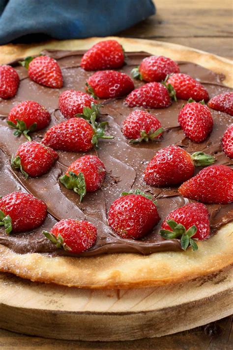 nutella-pizza-strawberry-chocolate-pizza-recipe-izzys image