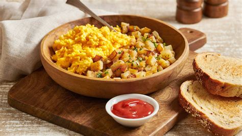 tender-and-fluffy-scrambled-eggs-hellmanns-us image