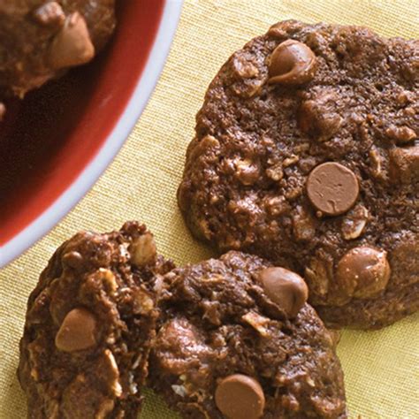 chocolate-oatmeal-chippers-recipe-quaker-oats image