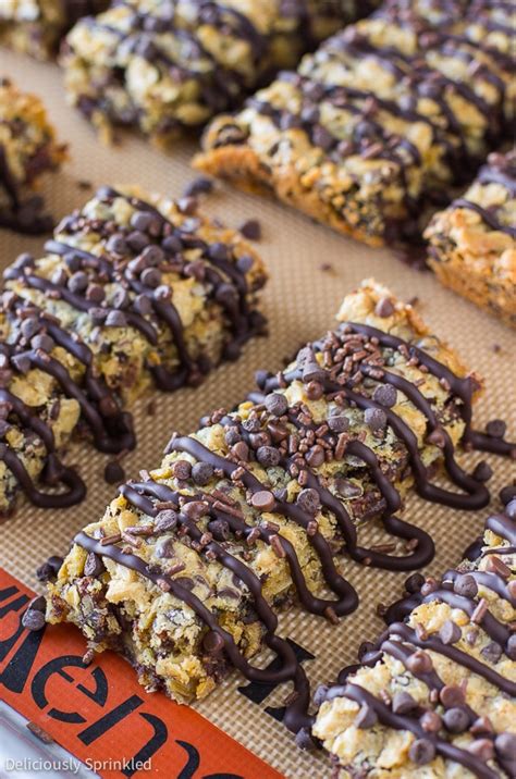 chippy-oatmeal-raisin-bars-deliciously-sprinkled image