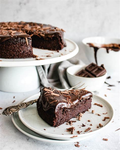 vegan-beetroot-chocolate-cake-the-delicious-plate image