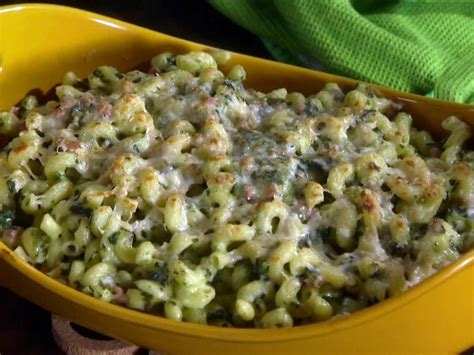 derby-sage-mac-and-cheese-with-ham-recipe-pinterest image