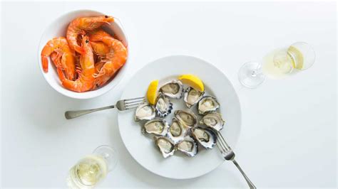 shellfish-types-nutrition-benefits-and-dangers image