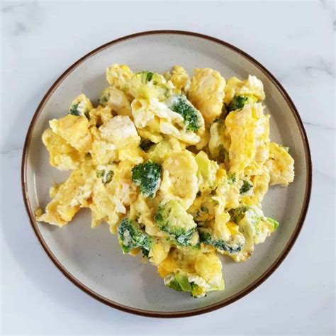 easy-cheesy-broccoli-scrambled-eggs-hint-of-healthy image