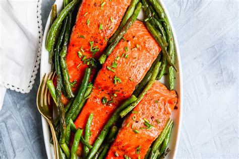 sheet-pan-maple-soy-salmon-with-green-beans-for image