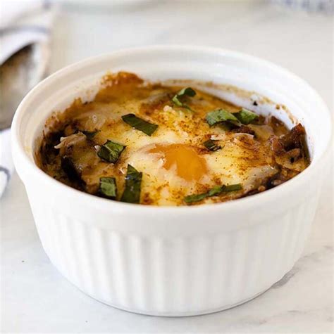 baked-eggs-with-tomato-sauce-heavenly-home-cooking image