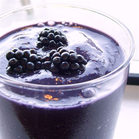 blackberry-banana-breakfast-smoothie image