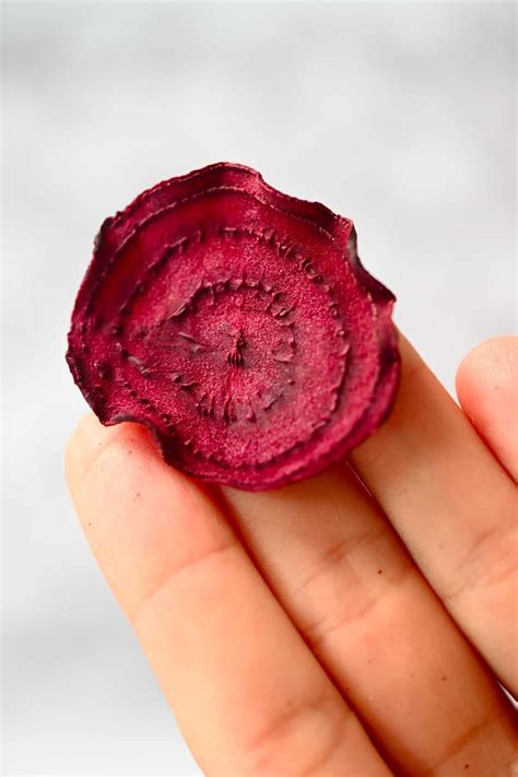 how-to-make-beetroot-chips-baked-or-dehydrated image