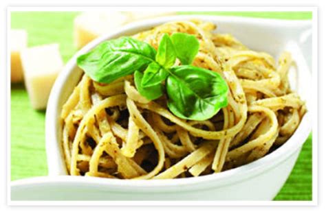 linguine-with-pesto-green-beans-and-potatoes-bosa image