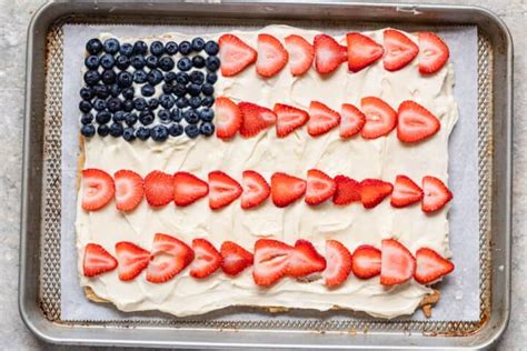 fourth-of-july-fruit-pizza-the-foreign-fork image