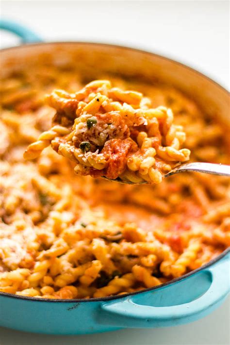creamy-tomato-pasta-sauce-with-capers-happy-veggie image