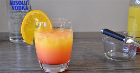 the-perfect-vodka-sunrise-recipe-cocktails image