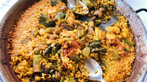 a-chefs-secret-to-making-delicious-authentic-paella-every image