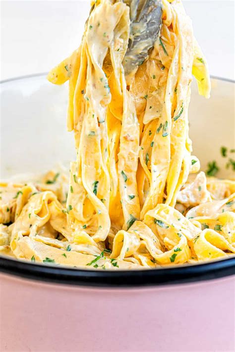 chicken-alfredo-creamy-chicken-pasta-supergolden image