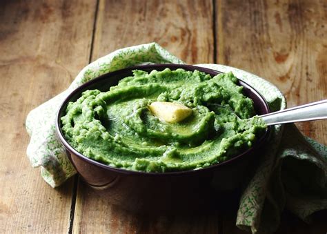 healthy-creamy-mashed-potatoes-with-spinach image