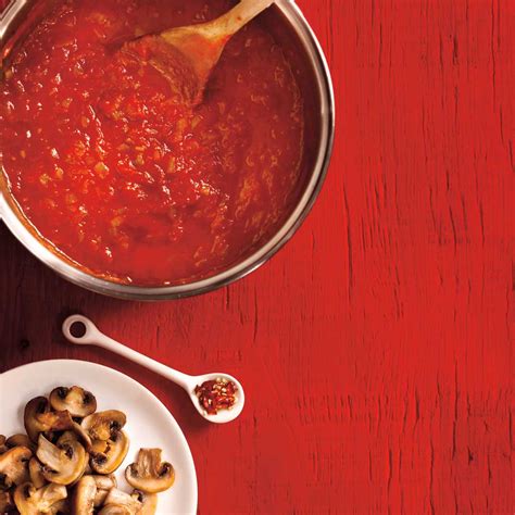 basic-tomato-sauce-ricardo image