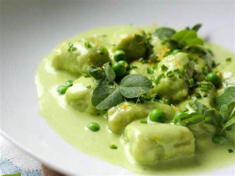 sweet-pea-gnocchi-with-tarragon-pea-cream-honest image
