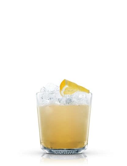 apricot-fizz-recipe-absolut-drinks image