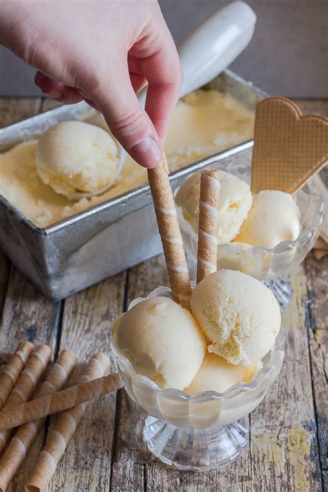 homemade-creamy-fresh-peach-ice-cream-recipe-an image