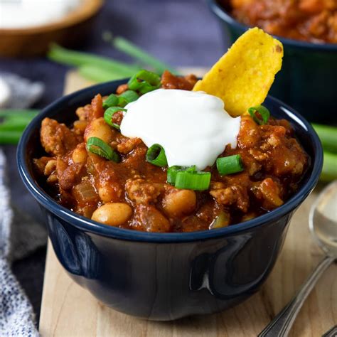 thick-hearty-turkey-chili-recipe-moms-dinner image