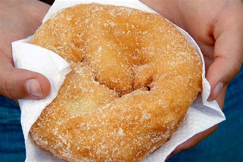 malassadas-portuguese-doughnuts-recipe-leites image