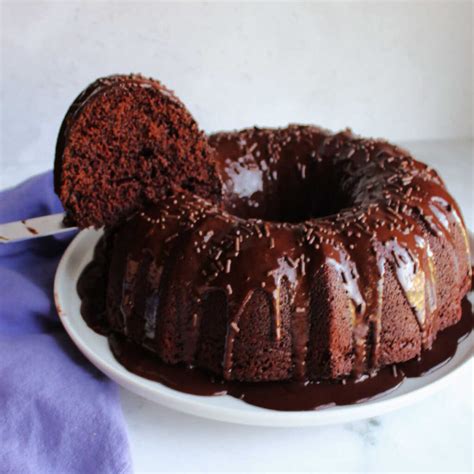 homemade-chocolate-bundt-cake-with-rich-chocolate image