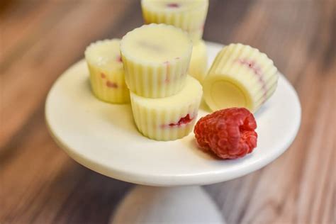 white-chocolate-raspberry-fat-bombs-keto-fittoserve image