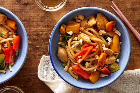 one-pot-chicken-stir-fry-with-udon-noodles-blue-apron image