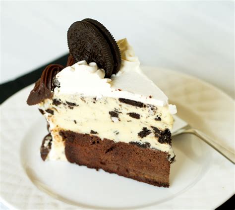 cookies-and-cream-ice-cream-cake-brown image