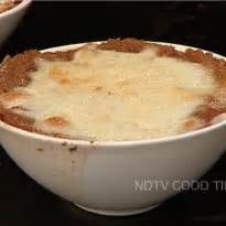 french-onion-soup-with-mozzarella-cheese image