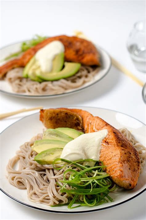 crispy-spicy-salmon-with-soba-noodle-omnivores image