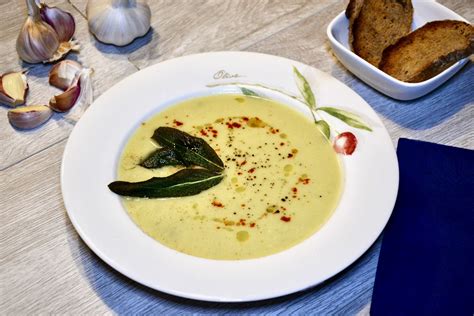 classic-french-garlic-soup-healthyummy-food image