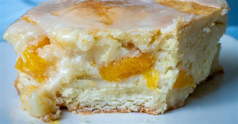 peaches-and-cream-cheesecake-bars-12 image
