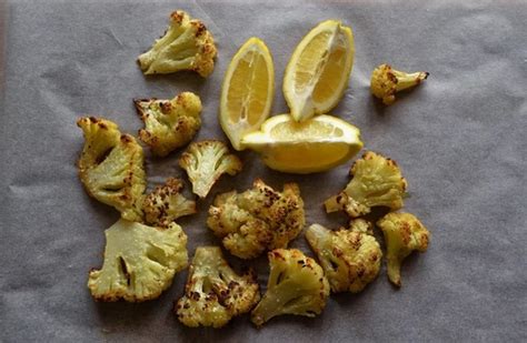 hummus-curried-cauliflower-tartine-vitality image
