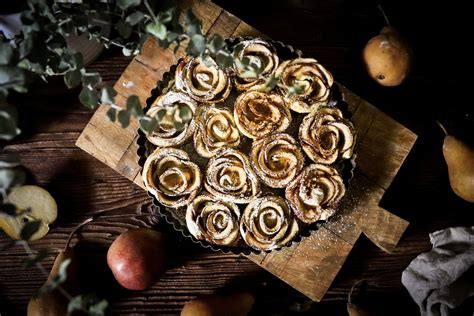 pear-rosettes-with-caramel-and-crumbled-amaretti image