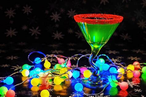 how-to-make-a-mean-green-grinch-cocktail-for-the image