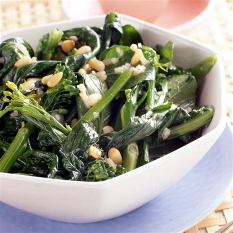 broccoli-rabe-with-pine-nuts-healthy-recipes-ww image