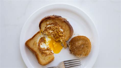 how-to-make-an-egg-in-a-basket-bon-apptit image