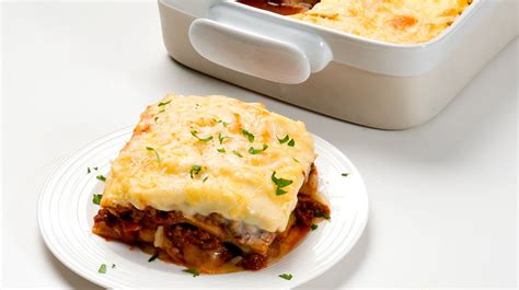 family-style-beef-and-cheese-lasagna-thrifty-foods image