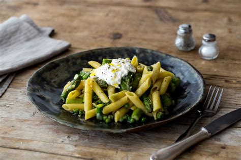 spring-asparagus-pea-mint-penne-recipe-hellofresh image