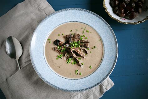 creamy-chestnut-mushroom-soup-31-daily image