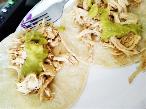 recipe-cancun-chicken-tacos-with-avocado-salsa-verde image
