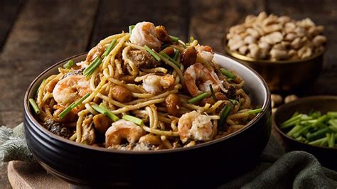 shrimp-and-peanut-noodles-recipe-yummyph image
