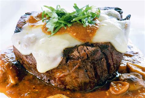 filet-mignon-and-shiitakes-in-a-chile-sauce-leites image