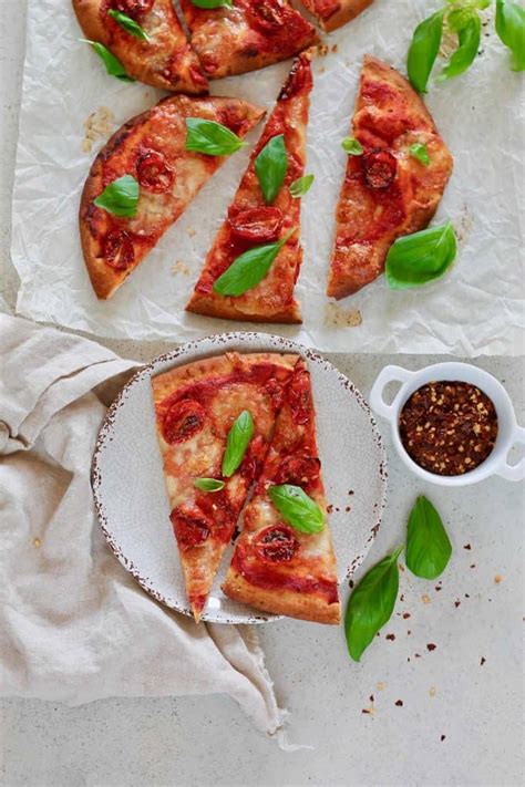 naan-pizza-margherita-flatbread-hey-nutrition-lady image